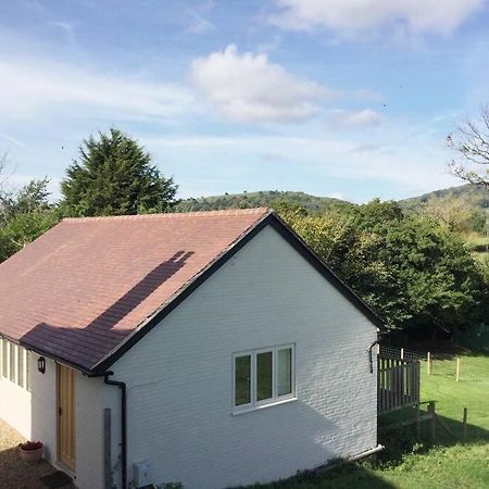 Little Gem At Foot Of Malvern Hills Great Malvern Bagian luar foto